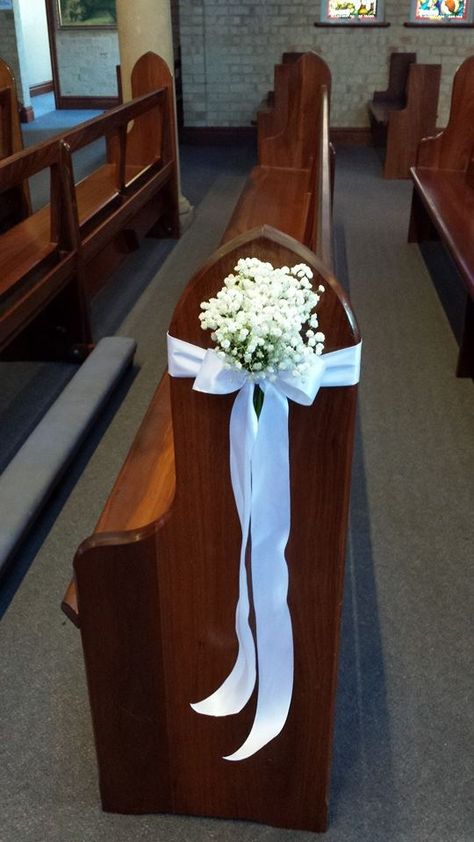 Pew Arrangements Option 1 Simple Wedding Chapel Decorations, Pew Flowers For Wedding, Wedding Aisle Design, Pew Ends Wedding, Church Pew Wedding, Church Pew Decorations, Simple Church Wedding, Wedding Pew Decorations, Ceremony Decorations Church