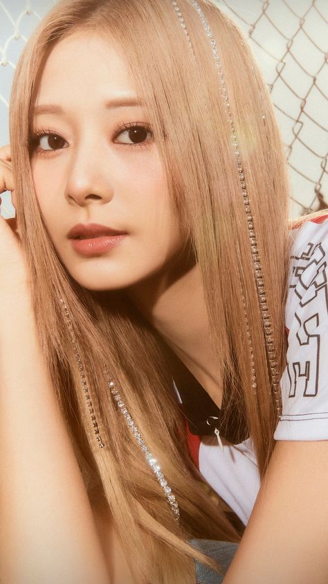 Tzuyu Blonde, Twice Visual, Ready To Be Concept Photo, Tzuyu Pretty, Be Concept Photo, Tzuyu Wallpaper, Blonde Asian, Chinese Mandarin, Music Festival Outfit