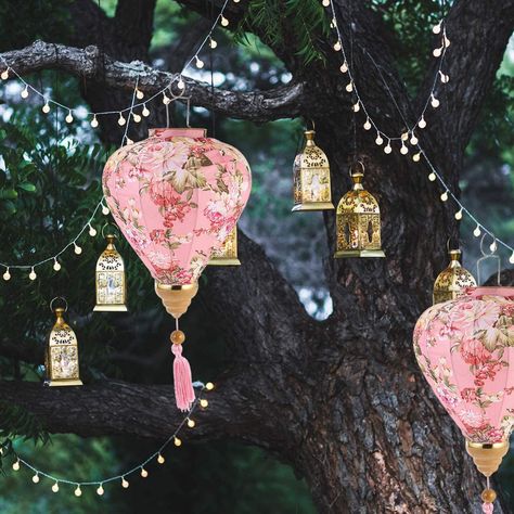 Autumn Lantern, Silk Lanterns, Lantern Chinese, Lanterns Outdoor, Japanese Party, Japanese Paper Lanterns, Hanging Paper Lanterns, Chinese Paper Lanterns, Japanese Festival