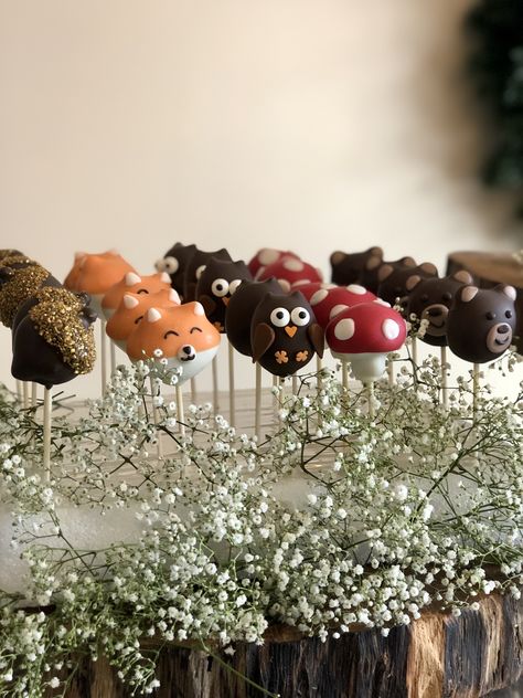 Woodland Creature Cake, Forest Animals Baby Shower Ideas, Diy Baby Shower Backdrop, Forest Baby Shower Ideas, Woodland Baby Shower Theme Boy, Woodland Baby Shower Theme, Woodsy Baby Showers, Bos Baby, Forest Animal Baby Shower