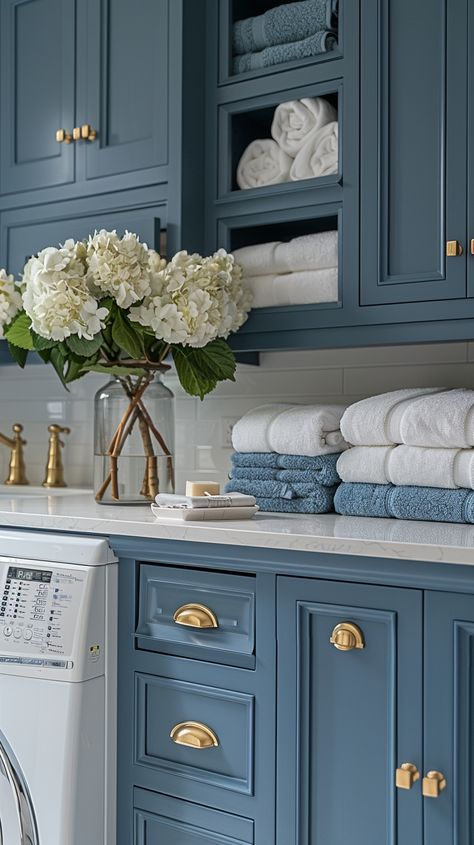 Coastal Laundry Room, Elegant Laundry Room, Laundry Quotes, Laundry Room Decor Ideas, Organization Laundry, Blue Laundry Rooms, Dream Laundry Room, Laundry Room Layouts, Laundry Room Ideas