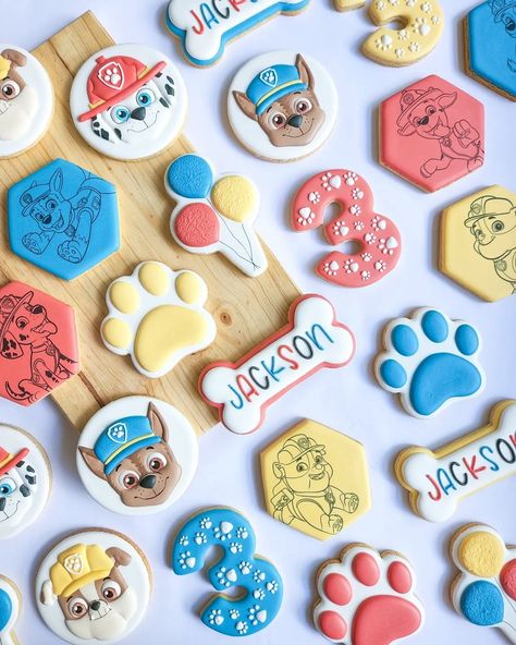 paw patrol cookies • Instagram Simple Paw Patrol Cookies, Paw Patrol Chase Birthday Party, Paw Patrol Royal Icing Cookies, Paw Patrol Decorated Cookies, Paw Patrol Cookies Girl, Paw Patrol Cookie Cake, Paw Patrol Cakesicles, Paw Patrol Cookies Decorated, Paw Patrol Birthday Party Food