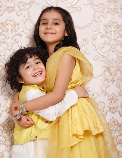 Akka Thambi Image, Akka Thambi, Ayeza Khan Dresses, Brother Sister Photos, Raksha Bandhan Photos, Moms Photography, New Photos Hd, Give Love, Strength Of A Woman