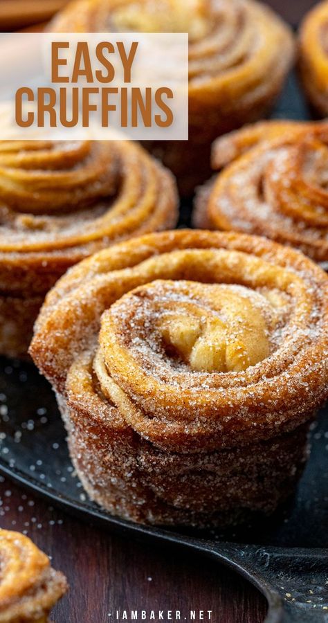 A serving plate filled with cruffins on a dark surface. Cruffin Recipe, Crescent Roll Breakfast Recipes, Crescent Recipes, Breakfast Sweets, Breakfast Pastries, Bread Recipes Sweet, Breakfast Brunch Recipes, Breakfast Breads, Bread Recipes Homemade