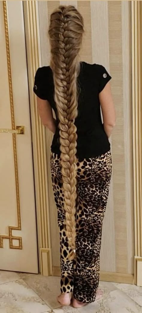 Emo Shag, Fluffy Bob, Extremely Long Hair, Rapunzel Hair, Long Hair Pictures, Really Long Hair, Beautiful Braids, Super Long Hair, Long Hair Girl