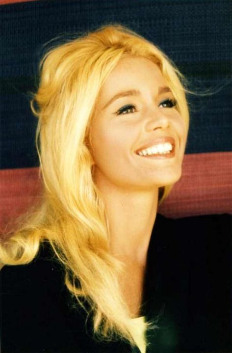 Tuesday Weld, Happy Birthday Today, Golden Age Of Hollywood, Classic Beauty, Hollywood Glamour, Vintage Beauty, Classic Hollywood, Old Hollywood, Pretty Face