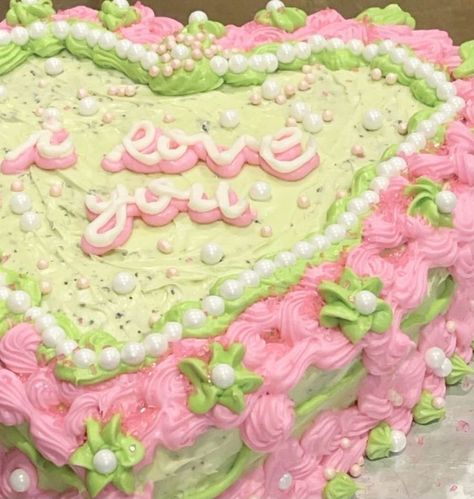 Winx Cosplay, Cosmo And Wanda, Danish Pastel, Rainbow Aesthetic, Cute Desserts, Pretty Cakes, Cute Cakes, Winx Club, Green Aesthetic