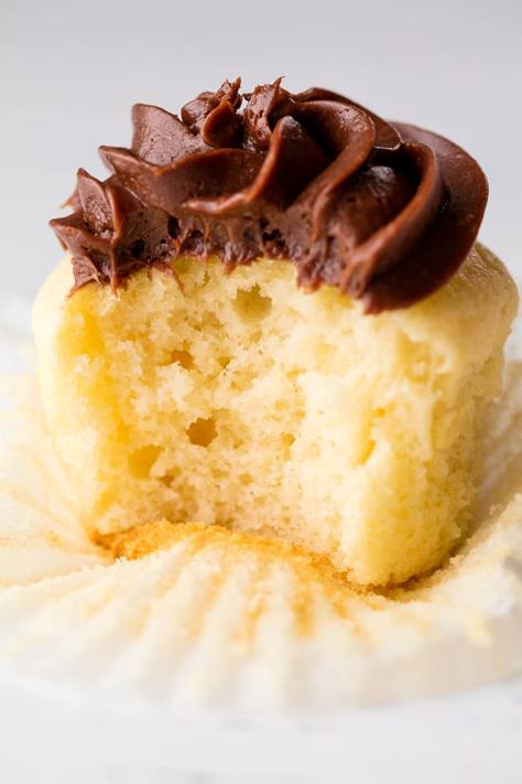 Vanilla Cupcake Recipe Vanilla Cake With Oil, Grad Party Cupcakes, The Most Amazing Chocolate Cake, Birthday Cakes Diy, Petite Cakes, Delicious Cupcakes Recipes, Easy Vanilla Cake Recipe, The Stay At Home Chef, Book Cakes