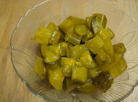 Easy Candied Dill Pickles Download These Apps Candied Dill Pickle Recipe, Candied Food, Small Batch Pickles, Candied Pickles, Spicy Refrigerator Pickles, Snacks Crackers, Dill Pickle Recipe, How To Make Pickles, Well Cover