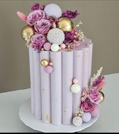 Scalloped Cake, Elegant Cake Design, Violet Cakes, Different Types Of Cakes, Single Tier Cake, Pretty In Purple, Chocolate Cake Designs, Purple Cakes, Elegant Birthday Cakes