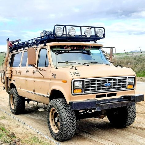 Vanlife Ideas, Road Aesthetic, Offroad Cars, Mini Trucks 4x4, Campervan Ideas, Tactical Truck, Suv Camping, Adventure Van, Overland Truck