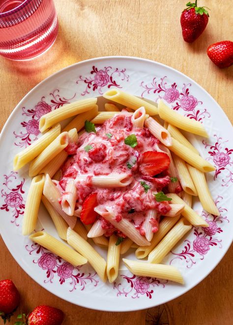 Polish Sweet Strawberry Pasta [ RECIPE!] | Polonist Strawberry Pasta, Childhood Meals, Pasta Ideas, Dessert Pasta, Roasted Rhubarb, Stuffed Pasta, Berry Sauce, Happy Cooking, Pasta Primavera