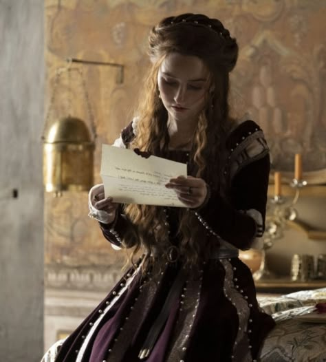 Rosaline (2022) – Rosaline 2022, Bradley Whitford, Minnie Driver, Kaitlyn Dever, Period Dress, Minor Character, House Of Dragons, Movie Costumes, Masquerade Ball