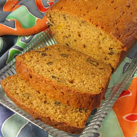 Autumn Spiced Butternut Squash Bread Butternut Squash Dessert, Best Butternut Squash Recipe, Spiced Butternut Squash, Butternut Squash Bread, Date Loaf, Butternut Squash Cinnamon, Butternut Squash Bisque, Squash Bread, Butternut Squash Lasagna