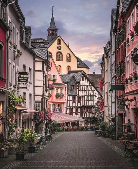 Kitzingen Germany, German Village, Europe Aesthetic, Landscape Concept, Old Street, City Landscape, Life Is A Journey, New Town, Future Travel