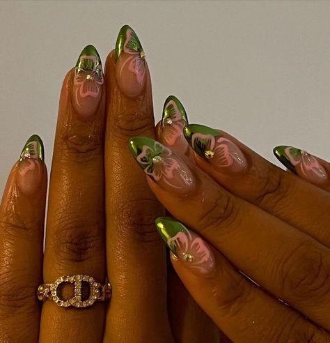 Green Nails Pink Flowers, Pink Nails With Green Tips, Dark Green French Tip, Green Nails Simple, French Tip Nails Green, French Tip Flower Nails, Nails Simple Short, French Tip Flower, Green French Tip