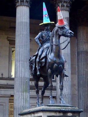 Duke Of Wellington Statue Glasgow, Arthur Wellesley, Duke Of Wellington, Cone Hat, Traffic Cone, Napoleon Bonaparte, Glasgow Scotland, Funny Pics, Glasgow