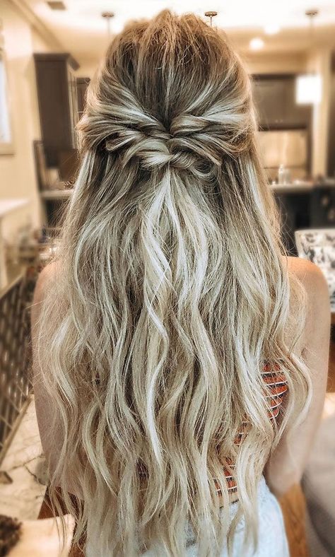 33 Best Half Up Half Down Hairstyles For Everyday To Special Occasion #hair #hairstyles #weddinghairstyles #promhair #braid #halfuphalfdown #halfuphalfdownhair Hairstyles For Everyday, Partial Updo, Wedding Hair Half, Formal Hair, Half Up Half Down Hairstyles, Haircut Styles, Wavy Hairstyles, Bridal Hairstyles, Wedding Hair Down