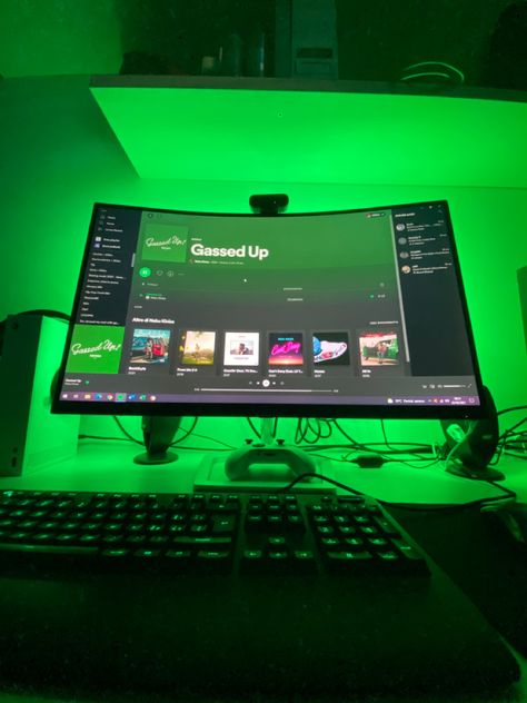 Gaming Room Setup Bedrooms, Small Room Setup, Setup Pc, Gaming Bedroom, Hypebeast Room, Travis Scott Wallpapers, Cool Dorm Rooms, Home Studio Setup, Pc Gaming Setup