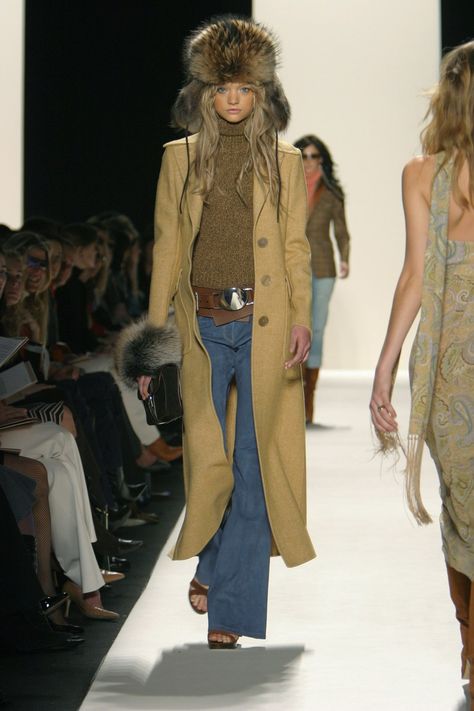 2005 Fashion, Runway Moments, Gemma Ward, Michael Kors Fall, Fall Runway, Model Runway, 2000s Outfits, W Magazine, Model Aesthetic