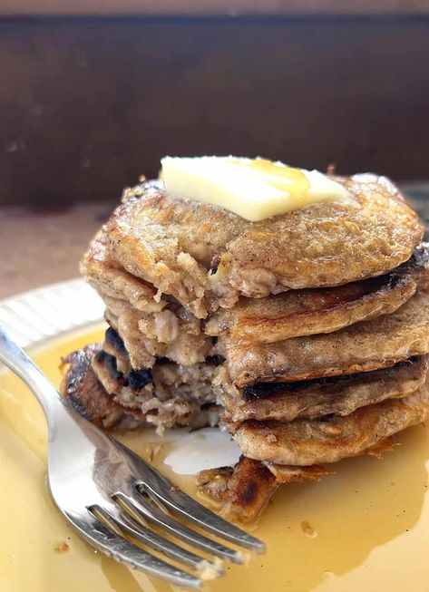 These banana oatmeal pancakes are the very breakfast you’ll need to ensure you’re starting your day off right! These are long fermented, easy to digest, delicious, and most of the prep happens the night before so there is minimal mess on a busy weekday morning. I would highly recommend adding these pancakes to your weekday... Sourdough Discard Pancakes, Discard Pancakes, Sourdough Banana, Pumpkin Bagels, Banana Oatmeal Pancakes, Banana Oat Pancakes, Sourdough Pancakes, Ibs Recipes, Discard Recipes