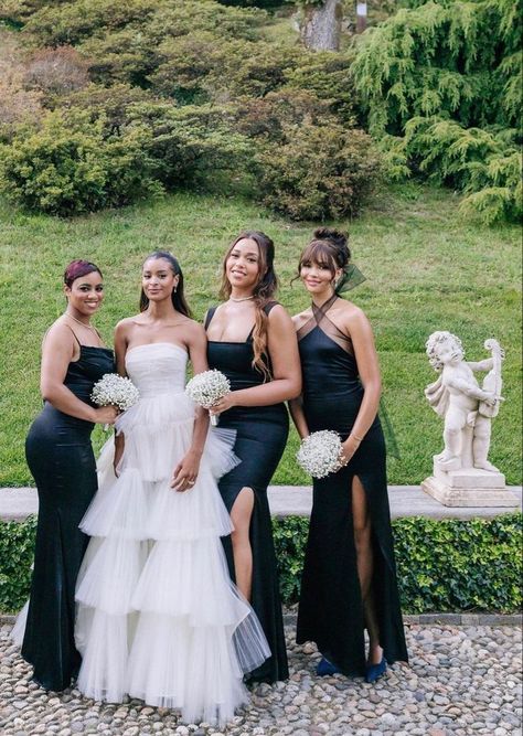 Bridesmaid Aesthetic Dress, Bridesmaid Dresses Italy, Braidmaids Dress, Bridesmaid Aesthetic, Italy Wedding Aesthetic, Miami Wedding Dress, Off Shoulder Wedding Dresses, Cool Girl Wedding, Bridesmaid Dress Black