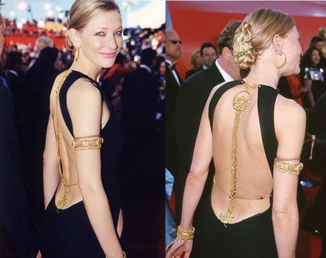 Oscars Fashion, Indian Gold Jewellery, La Jewelry, Vintage Indian Jewelry, Oscar Fashion, Black Backless Dress, Celebrity Jewelry, Event Outfit, Gold Jewelry Indian