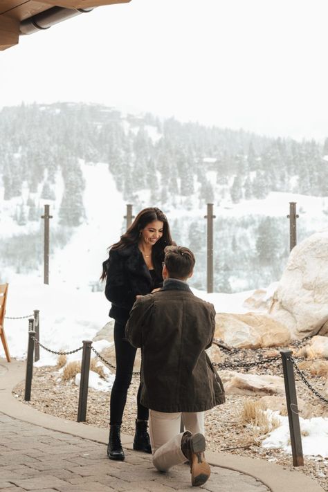 Christmas Morning Proposal, Winter Wonderland Proposal, Proposal Pictures Winter, Winter Proposal Pictures, Snow Proposal, Ski Proposal, Utah Proposal, Winter Proposal Ideas, Snowy Proposal