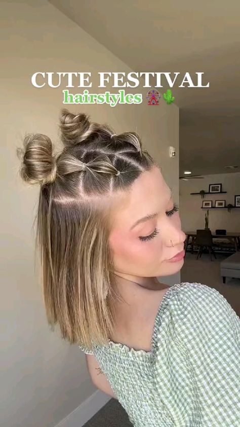 #BlondeHairGoals #BlondeTransformation #HairMakeover #BlondeBeauty #BlondeAmbition #HairInspo #BlondeBombshell #BlondeJourney #NewHairWhoDis #BlondeVibes #HairTransformation #BlondeLife #BlondeHighlights #BlondeObsessed #BlondeMagic Rave Hairstyles, Concert Hairstyles, Rave Hair, Fest Outfits, Hairdos For Short Hair, Short Hair Tutorial, Peinados Fáciles Para Cabello Corto, Work Hairstyles, Penteado Cabelo Curto