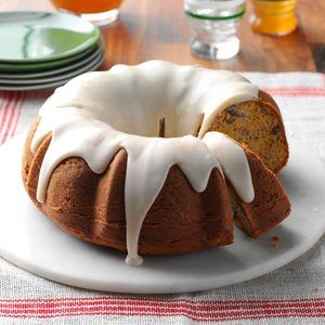 Buttermilk Pound Cake Recipe: How to Make It Quick Carrot Cake, Tea Cake Recipe, Buttermilk Pound Cake, Southern Cake, Tea Cakes Recipes, Vegetarian Cake, Comfort Food Southern, Tea Cake, Bundt Cakes Recipes