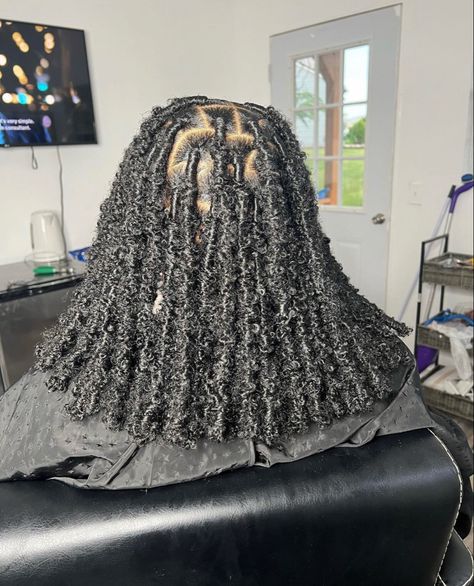 Short Butterfly Locs, Butterfly Locs Hairstyle, Hairstyle Trending, Hair Ideas For Women, Black Kids Braids Hairstyles, Butterfly Locs, Protective Hairstyles For Natural Hair, Short Locs Hairstyles, Birthday Hair