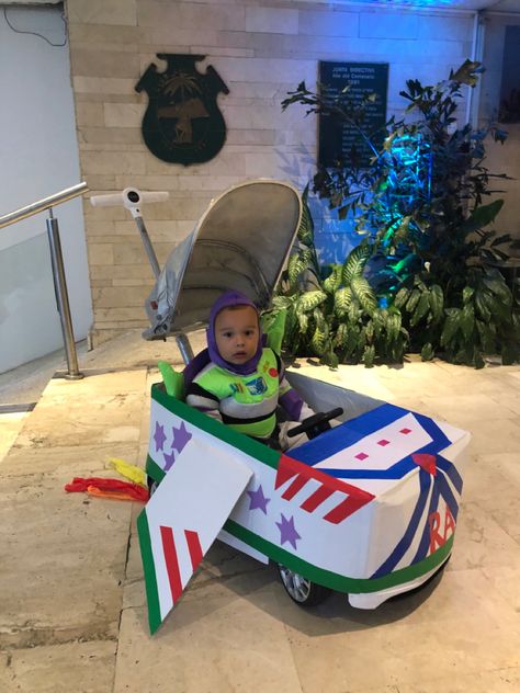 Halloween Toy Story Wagon Ideas, Toy Story Wagon Halloween, Buzz Lightyear Spaceship, Costume Inspo, Halloween 2022, Toy Story Party, Trunk Or Treat, Halloween 2024, Ideas Halloween