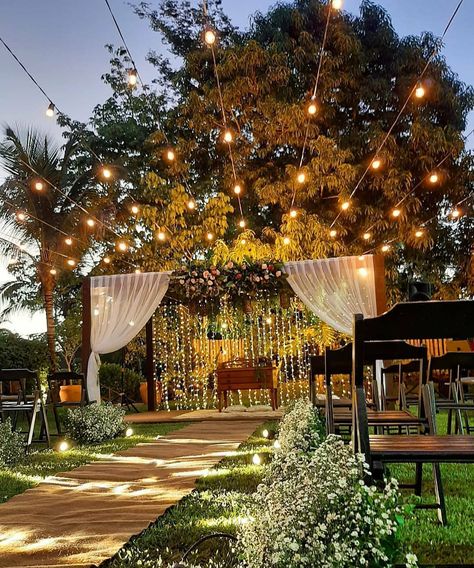 We are mesmerised by this gorgeous elegant enchanting forest themed decor . . Via @sendonoivaoficial Featured on @weddecor.in . . . Follow us for more decor inspiration for your dream wedding.First premium page for all your decor fantasies. Tag us @weddecor.in to get featured. Email your original work at weddecorindia@gmail.com #weddecor #aquabluedecor #intimatemehndi #intimateweddings #haldidecor #mehndidecor #fun #calmingdecor #beautifuldecor #weddinginspiration #weddingdecor #indianweddi Fairy Lights Wedding Decorations, Evening Wedding Decor, White Floral Decor, Engagement Stage Decoration, Wedding Hall Decorations, Enchanting Forest, Minimalist Wedding Decor, Wedding Entrance Decor, Bohemian Wedding Decorations