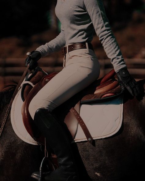 Horseback Riding Aesthetic, English Horseback Riding, Pictures With Horses, Horseback Riding Outfits, Fake Relationship, Country Aesthetic, Equestrian Aesthetic, Cassandra Cain, English Riding