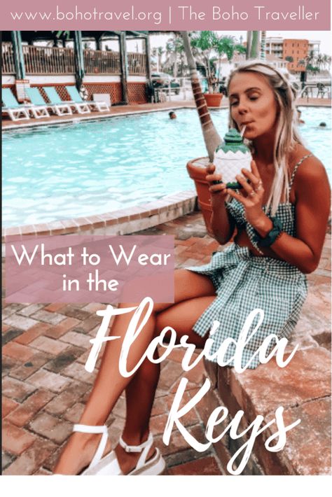 What to Wear in the Florida Keys! This is your ultimate packing guide for the Florida Keys to know what you need to bring to this beautiful little section of the sunshine state! The Florida Keys are full of beautiful blue water and is an amazing place to travel, but the heat can sometimes get you down.  Find out what to wear in Key West, and what to wear in Florida Key West Outfit Ideas, Key West Outfits, Florida Vacation Outfits, Key West Florida Vacation, West Outfit, Florida Keys Vacation, Florida Keys Travel, Keys Florida, Travel Key West