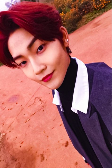 Kevin the boyz photo, kevin the boyz selca Kevin Moon Red Hair, Handsome Aesthetic, Kevin The Boyz, Kevin Moon, The Boyz, Red Hair, Moon, Red, Hair