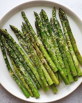 Asparagus With Parmesan Cheese, Roasted Asparagus Recipe, Asparagus Recipes Oven, Side Dishes For Salmon, Grilled Asparagus Recipes, Asparagus Recipes Baked, Asparagus Recipes Roasted, Oven Roasted Asparagus, Side Dishes For Chicken