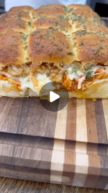 Luke Brown on Instagram: "Cheesy Marinara Chicken Sliders are an easy dinner recipe! 

Recipe
1 lb chicken breast
1/2 tsp each of salt and pepper
1 tsp each of onion powder, Italian seasoning,
1/4 tsp red pepper flakes 
1 TBSP minced garlic 
2 cups marinara/pasta sauce 
12 pack Kings Hawaiian Sweet Rolls 
Mozzarella slices
Shredded mozzarella cheese 
French’s crispy onions 
4 tbsp butter
1 tsp each garlic powder and parsley 

Steps
Add chicken breast to a crockpot. Season with salt, pepper, onion powder, Italian seasoning, and red pepper flakes. Add minced garlic and 2 cups of your favorite marinara/pasta sauce. 

Cook on low for 4-6 hours. Shred chicken. Slice open sweet rolls and add sliced mozzarella cheese. Top with some of the shredded chicken (I didn’t quite use all of the chicken). Marinara Sliders, Marinara Chicken, Marinara Pasta, Shred Chicken, Luke Brown, Sliders Recipes Chicken, Chicken Marinara, Hawaiian Roll Sliders, Sandwich Ideas