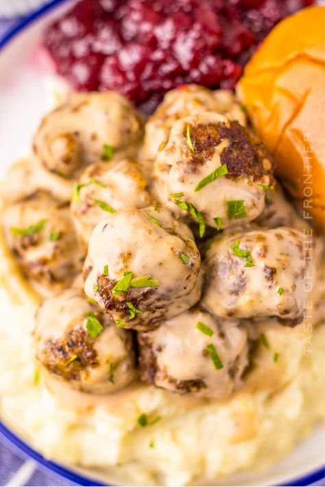 Copycat Ikea Swedish Meatballs Swedish Meatball Recipe Crockpot, Sweetish Meatballs Recipe, Swedish Meatball Gravy, Ikea Swedish Meatball Recipe, Swedish Meatball Recipe, Easy Swedish Meatball Recipe, Ikea Swedish Meatballs, Swedish Meatballs Crockpot, Ikea Meatballs