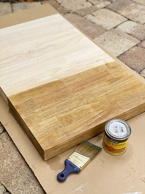 How to: Whitewash butcher block desk - Jenna Sue Design White Wash Butcher Block Countertops, Whitewash Butcher Block, Butcher Block Stain, Diy Butcher Block Countertops, Butcher Block Countertops Kitchen, Butcher Block Desk, Cedar Fence Posts, How To Whitewash, Diy Butcher Block