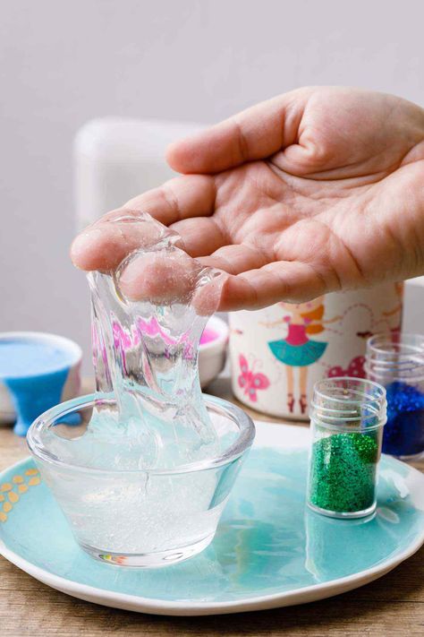 How to Make Clear Slime (You Can Actually See Through!) - Toy Notes How To Make Clear Slime, Make Slime For Kids, Slime Easy, Slime Clear, Fun Slime, Art Recipes, Slime For Kids, Homemade Slime, Clear Slime