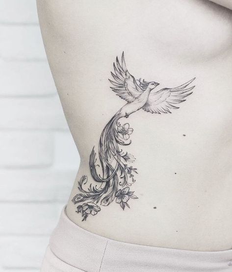 Phoenix Black And White, Phoenix Tattoo Feminine, Small Phoenix Tattoos, Phoenix Tattoo Design, Geniale Tattoos, Side Tattoos, Phoenix Tattoo, White Tattoo, Dope Tattoos