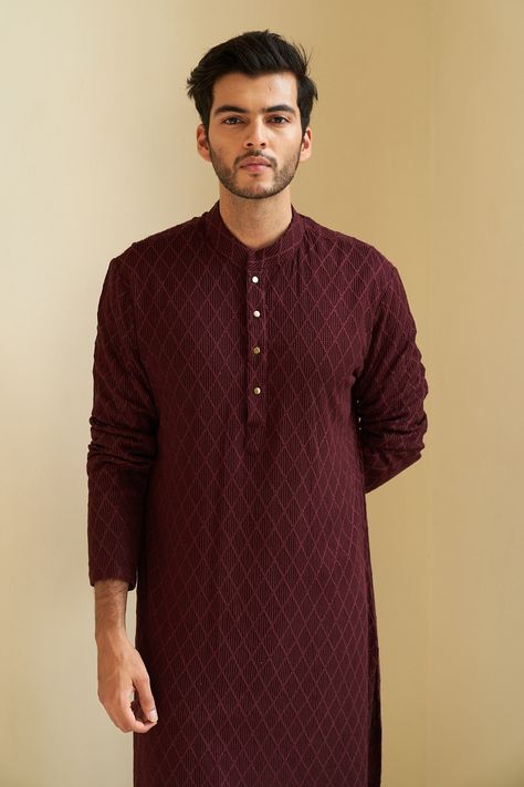 Kurta Designs Men's, Indian Wedding Clothes For Men, Wedding Kurta For Men, Wedding Dresses Men Indian, Chikankari Kurta, Gents Kurta Design, Gents Kurta, Chic Dress Classy, Kurta Men