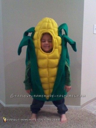 Cutest Handmade Corn Costume Ever! Best Toddler Halloween Costumes, Chip Costume, Vegetable Costumes, Corn Costume, Cupcake Costume, Fruit Costumes, Purim Costumes, Candy Costumes, Box Costumes