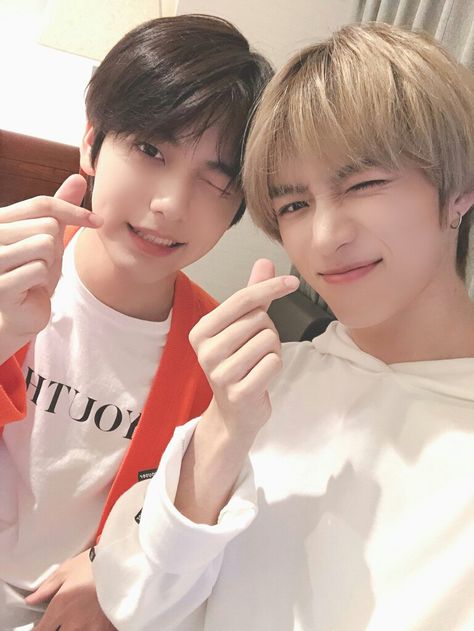 #soobin #beomgyu #txt #tomorrow_x_together #bighit Beomgyu And Soobin, Celebrity Look Alike, Celebrity Style Red Carpet, Dump A Day, Body Picture, Pre Debut, World Pictures, Celebrity Art, Famous Celebrities