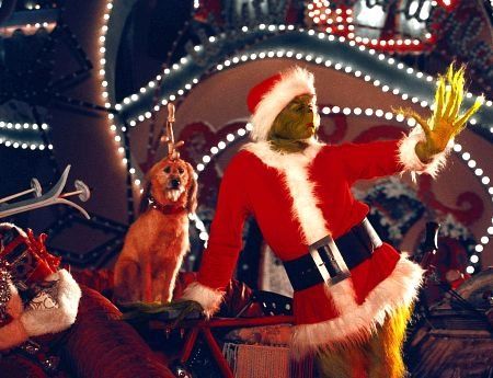 Still of Jim Carrey in How the Grinch Stole Christmas Immagini Grinch, Funny Christmas Wallpaper, The Grinch Movie, Family Christmas Movies, Le Grinch, Wallpaper Natal, Grinch Who Stole Christmas, Istoria Artei, Best Christmas Movies