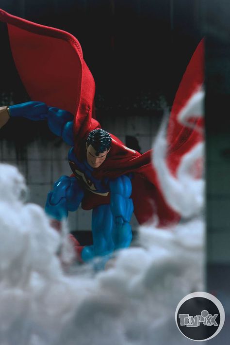 Mafex Superman performs a superhero landing in this toy photo Superhero Landing, Action Figure Photography, Superman Action Figure, Dc Comics Action Figures, Figure Photo, Figure Photography, Toys Photography, Program Design, Hush Hush