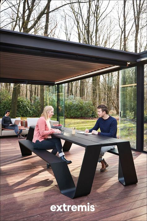 The black Hopper AA brings people together while also acting as a statement design piece for outdoor meetings. Outdoor Workspace, Outdoor Meeting Space, Commercial Outdoor Furniture, Geometric Furniture, Metal Outdoor Furniture, Cafe Terrace, Outdoor Office, Parking Design, Outdoor Bench