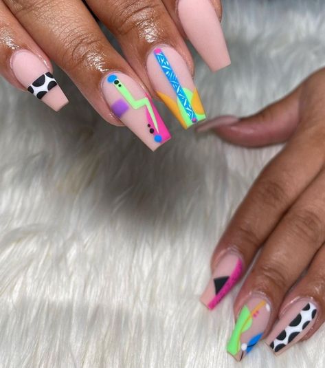 Pattern Nails, Nail Vibes, Nail Glam, Colors Nails, Abstract Nails, Abstract Nail, 2023 Nails, Funky Nail Art, Pastel Abstract