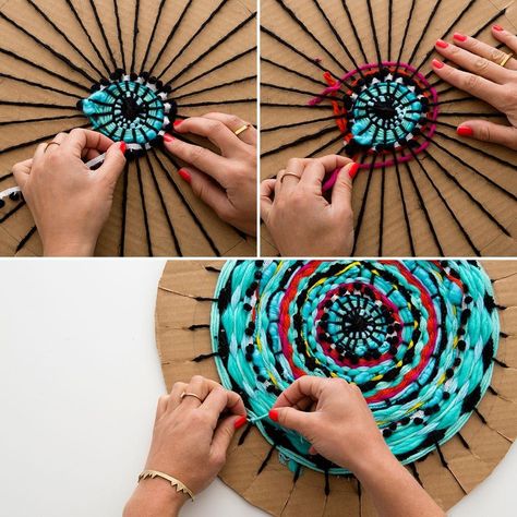 Get Your Weave On With This DIY Placemat Diy Bath Rug, Oppgaver For Barn, فن النسيج, Circular Weaving, Diy Placemats, Diy Weaving, Woven Placemats, Rag Rugs, Weaving Projects